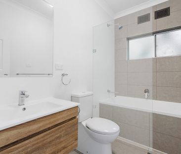 Exceptionally located for ultra-convenience - Photo 2