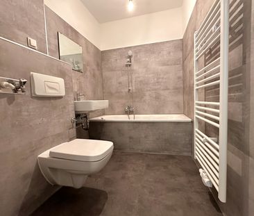 Neu sanierte Familienwohnung // Modernes Bad & Fantastischer Ausblick - Photo 2