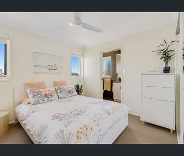 OCEAN VIEWS - SUMMER BREEZES - Photo 2