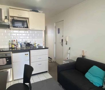 Furnished 2 bedrooms apartment in City - Photo 2