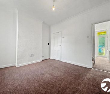 2 bedroom end of terrace house to rent - Photo 2