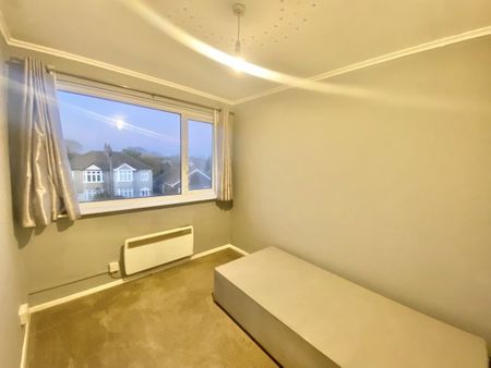 Kerry Court, Upminster Road North, Rainham, Property for rent - Photo 2