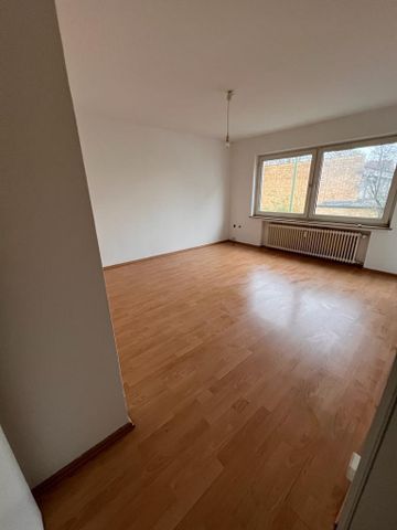 Sehr schöne 3 Zimmer-Wohnung mit Balkon und innen liegendem Wannenbad in EssenWest/Frohnhausen - Foto 2