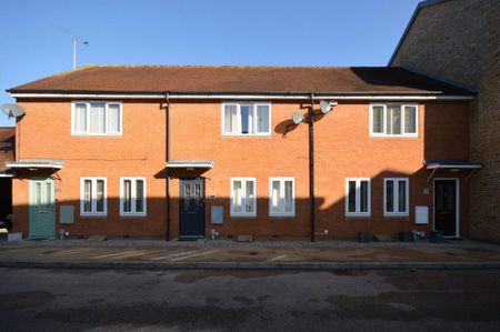 2 bedroom terraced house to rent - Photo 2