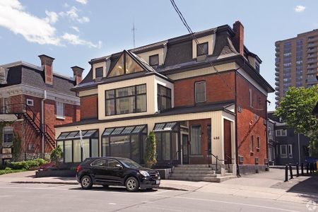 Modern Apartments in in a Classic Heritage Property, 5 min walk to Parliament Hill, 7 min bus to uOttawa Campus - Photo 3