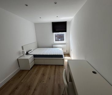 Room in a Shared House, Pencraig Way, SE15 - Photo 1