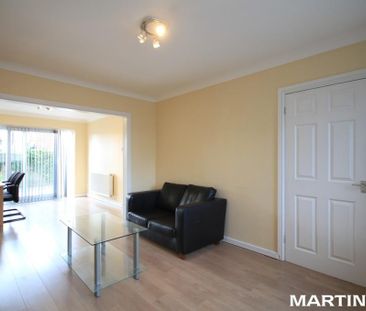 3 bedroom semi-detached house to rent - Photo 5