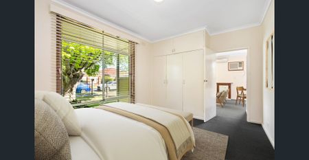 Loads of Natural Light - Photo 4