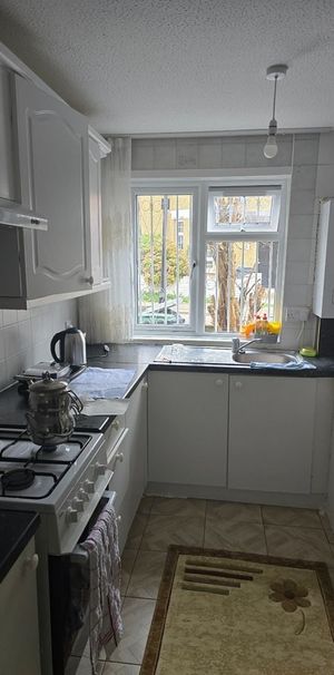 Room in a Shared House, Kings Road, N22 - Photo 1