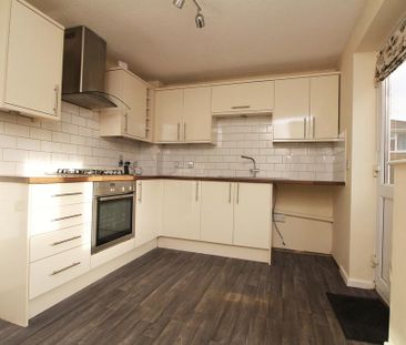 2 bedroom semi-detached house to rent - Photo 4