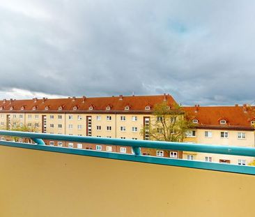 3-Raum-Wohnung mit Balkon, neu saniert! - Photo 1