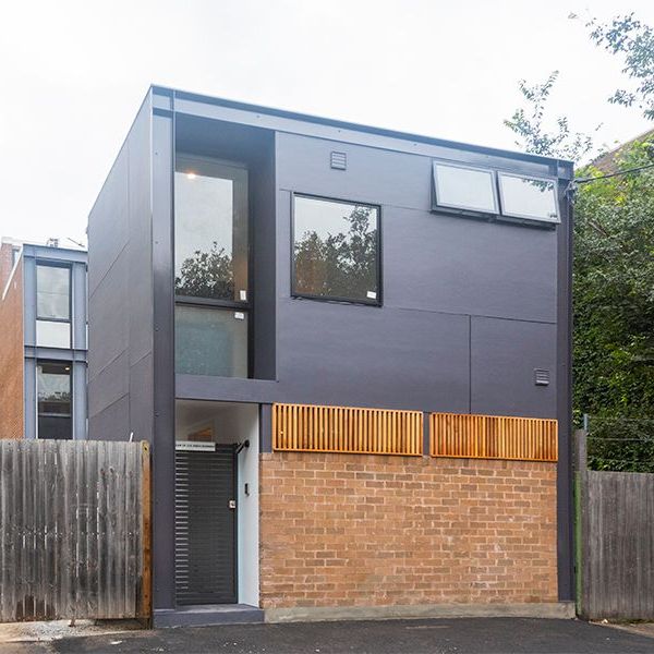 Studio Apartment in Heart of Darlington**ENTER VIA LANDER STREET - Photo 1