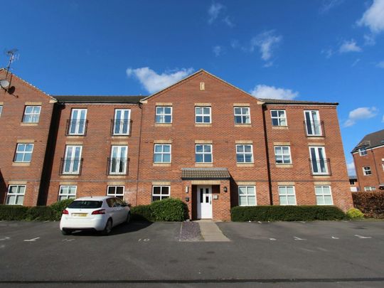 Flat to rent on - Photo 1