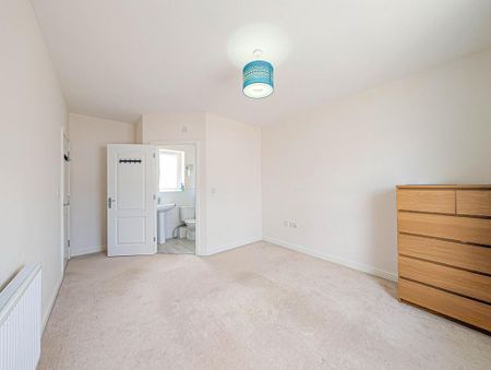 4 bedroom detached house to rent - Photo 4