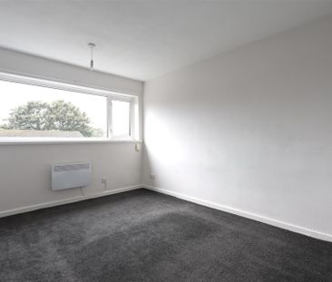 3 bedroom Terraced House to rent in Links Walk, West Denton, Newcas... - Photo 3