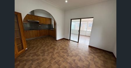 Freestanding Family Home - Photo 2