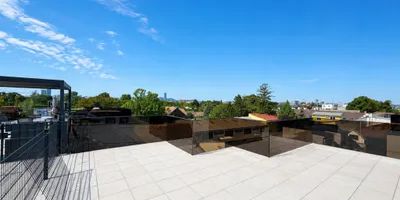 FULLY FURNISHED & EQUIPPED! 2 Bedroom Penthouse with 30 m² rooftop terrace! Garage! near U2! - Photo 3