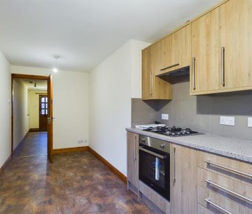 2 bedroom maisonette to rent - Photo 6