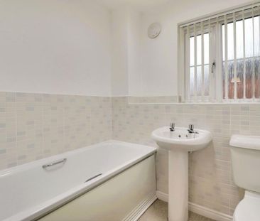 4 bedroom terraced house to rent - Photo 4