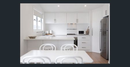 Beachside Bliss – 1 Bedroom Apartment in Stockton - Photo 4