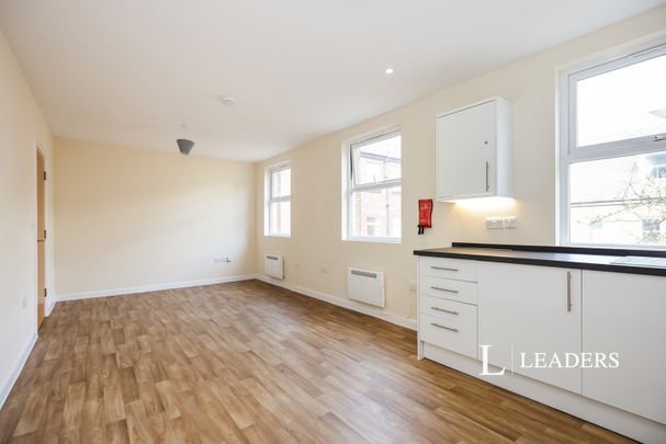 1 bedroom apartment to rent St. Peters Gardens, Marefair, Northampton, Northamptonshire, NN1 - Photo 1