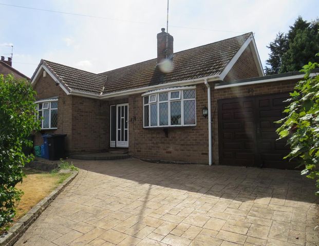 3 bedroom bungalow to rent - Photo 1