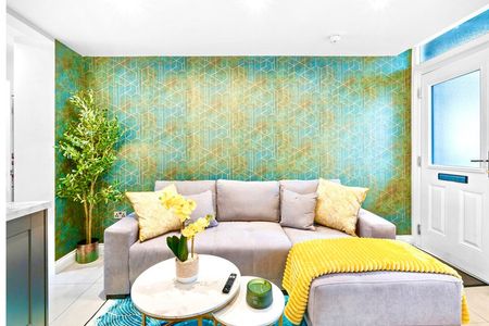 Windsor Court - Photo 3