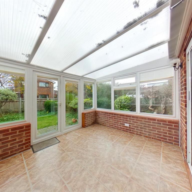 4 bedroom detached house to rent - Photo 1