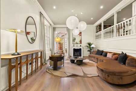 Presenting this wonderful 6 bedroom home in the heart of Kensington, W8 - Photo 4