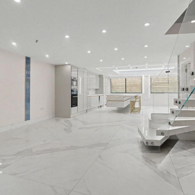 5 bedroom detached house to rent - Photo 1