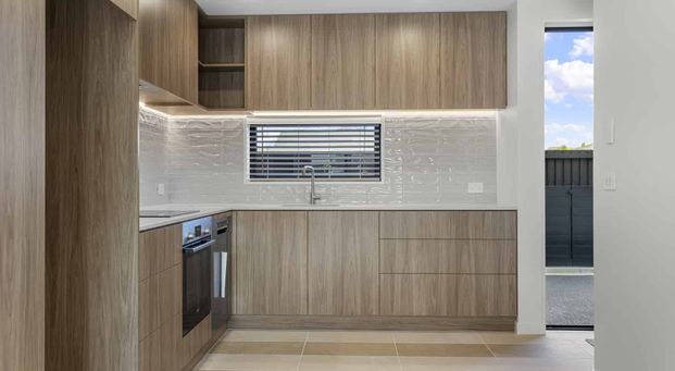 Stunning near new two bedroom townhouse - Spreydon - Photo 1