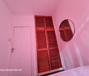 Room in a Shared House, Springfield Drive, IG2 - Photo 2