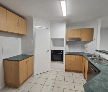 Stunning Double Storey Home in Underwood - Photo 1