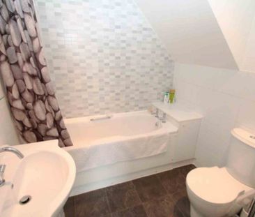 2 bed Maisonette for rent - Photo 2