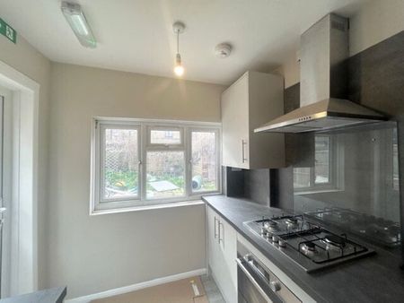 Kensington Road, Romford,RM7 9DA, Property for rent - Photo 3