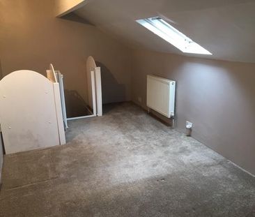 2 Bed Terraced House, Compton Row, LS9 - Photo 1