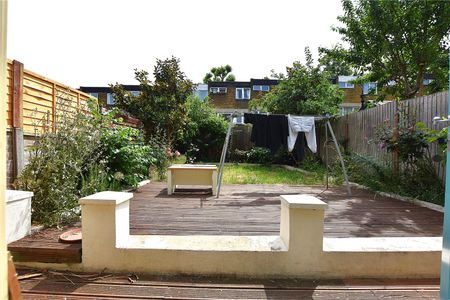 Ullswater Road, London, SE27 - Photo 2