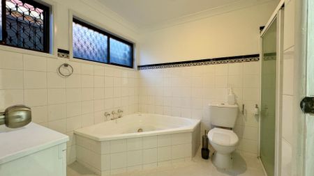 SPACIOUS FAMILY HOME! - Photo 5