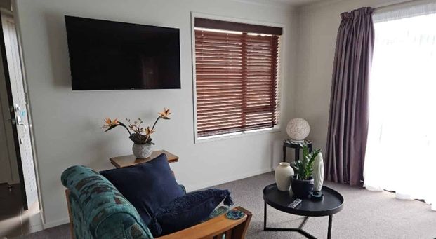 Charming 4BR Home in Te Kamo – Family Ready! - Photo 1