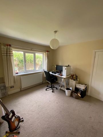 3 Bed Semi-Detached House, Roundhay Grove, LS8 - Photo 3