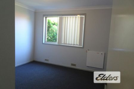 2/5 Streeton Place - Photo 3