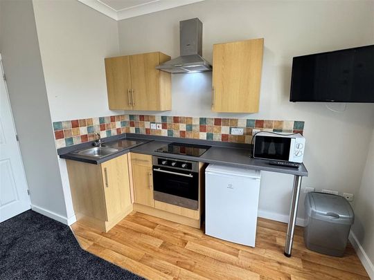 1 bedroom flat to rent - Photo 1
