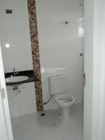 Casa Geminada com 3 quartos e 210m² para alugar em Vila Guilhermina, São Paulo. - Foto 4
