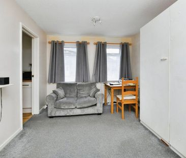 Lavington Close, PLYMOUTH - Photo 3