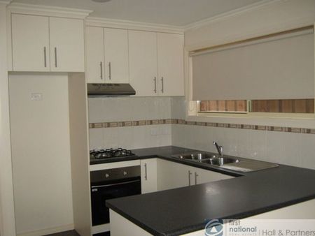 2 / 8 Rutherglen Street, Noble Park - Photo 3
