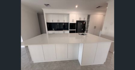 Modern Family Living with Designer Touches in Beautiful Madora Bay - Photo 4