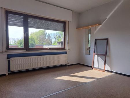 Woning met 3 slaapkamers, garage en tuin - Foto 3