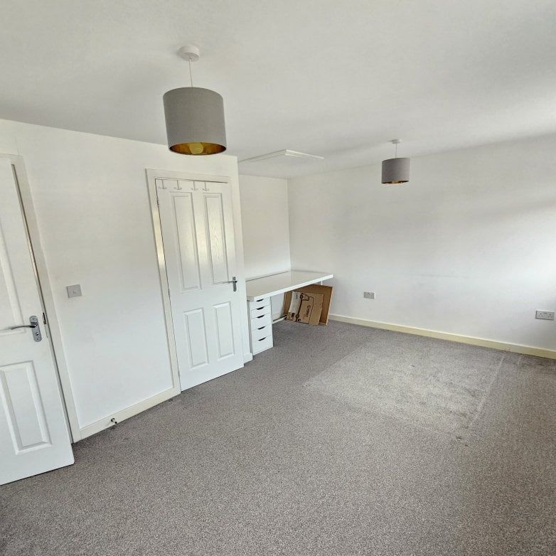 Peterborough - Photo 1