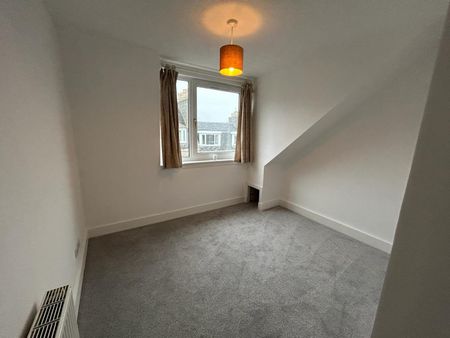 South Crown Street, Aberdeen - Photo 2
