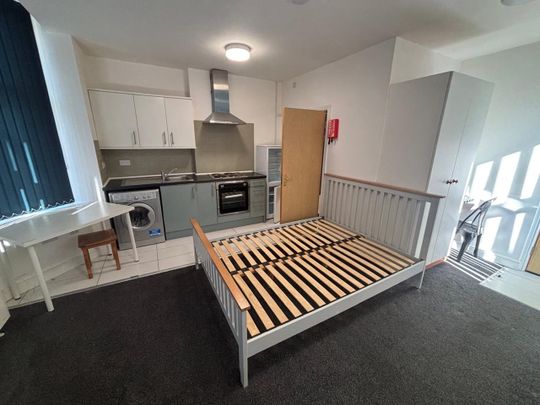 Studio Flat, Mere Road, LE5 - Photo 1